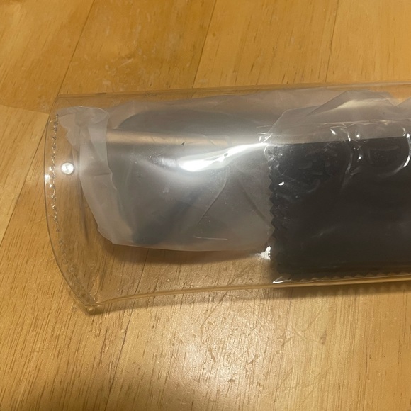 Quay Australia High Key Sunglasses - Gold/Gold | Desk Perkins Collaboration,NEW - Picture 10 of 14